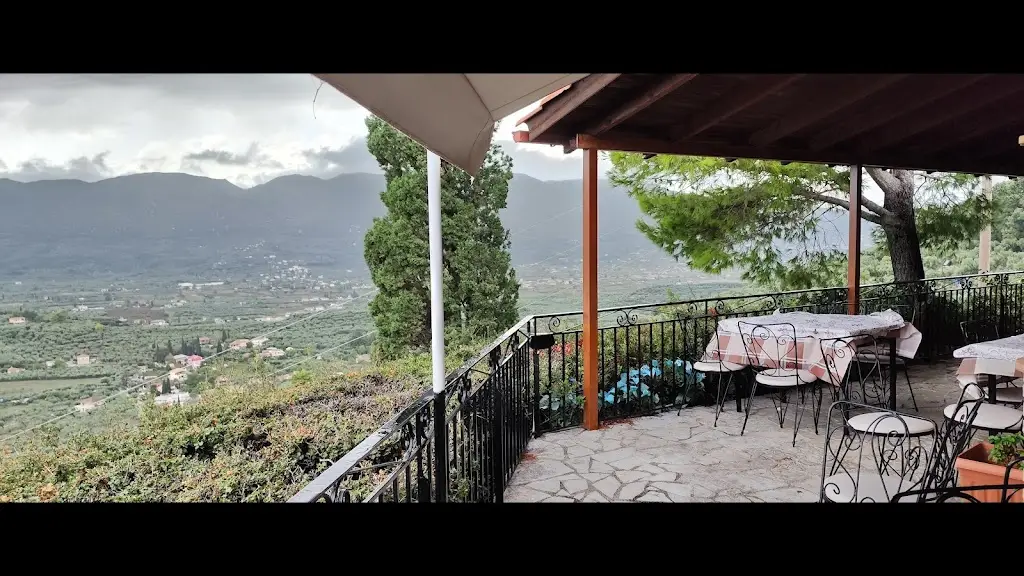 Lofos Restaurant und Pizzeria_Lófos_slider_image_1