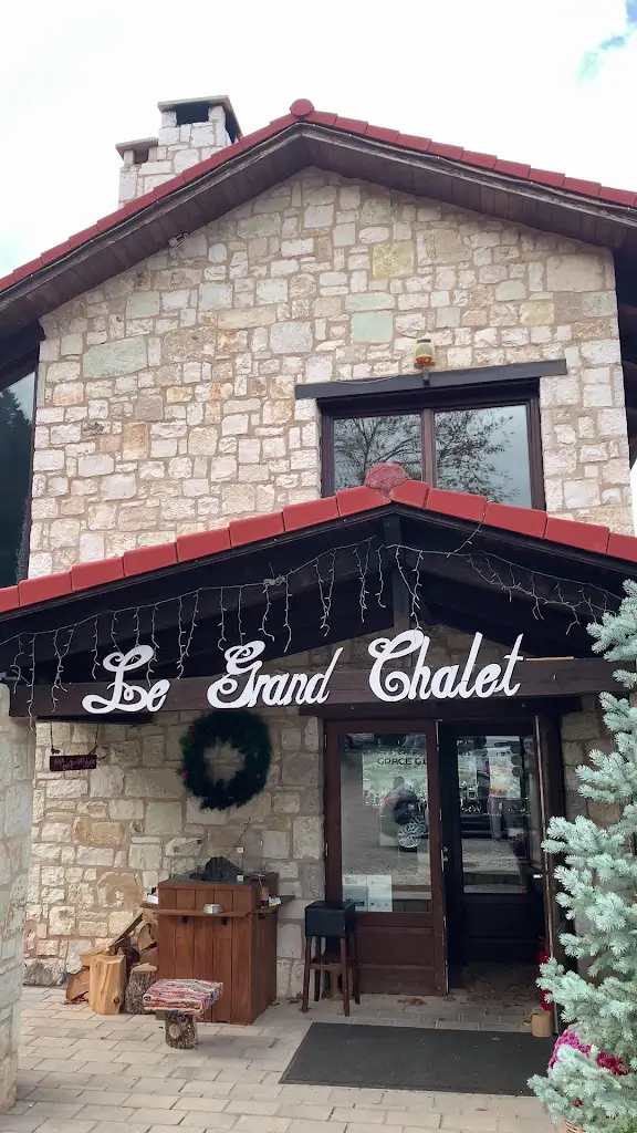 LE GRAND CHALET_Lófos_slider_image_2