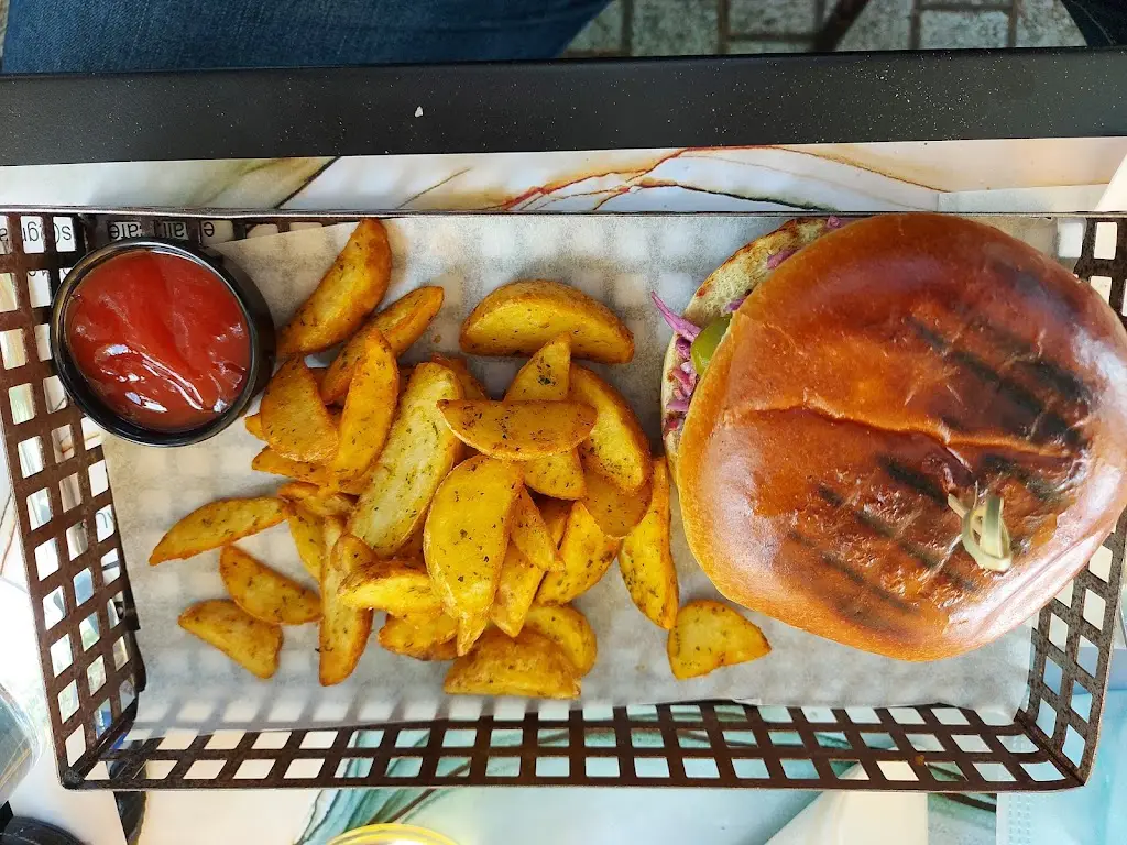 Menü_Lofos Cafe · Bar · Restaurant_Lófos_Bild_6