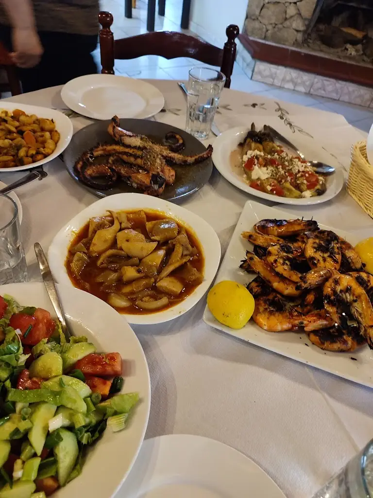 Ταβέρνα 5φί_Lagkadás_slider_image_3