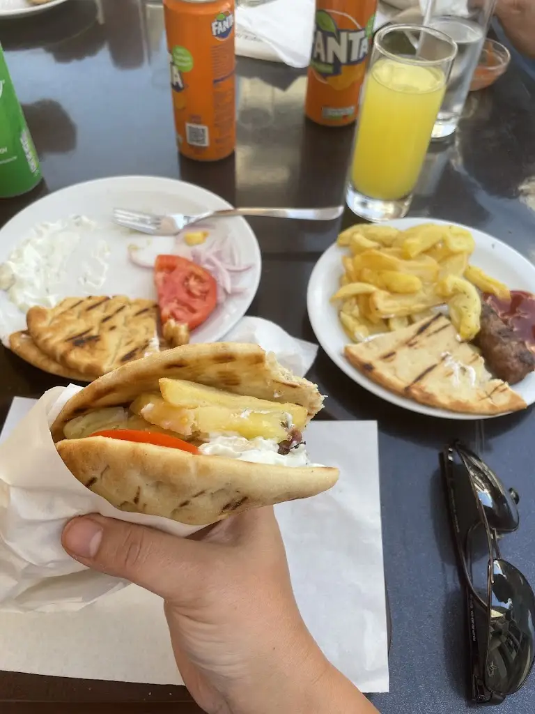 Sotos Restaurant in Lagkadás