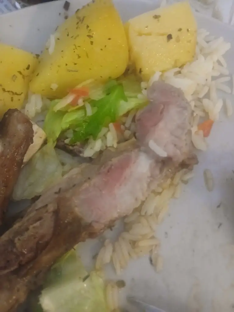 Menü_Μεζέ & Σούβλες_Lagkadás_Bild_1