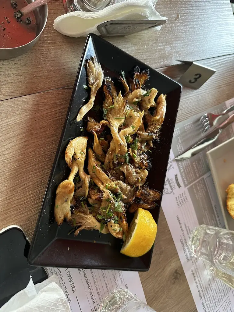 Menü_Μεζέ & Σούβλες_Lagkadás_Bild_7