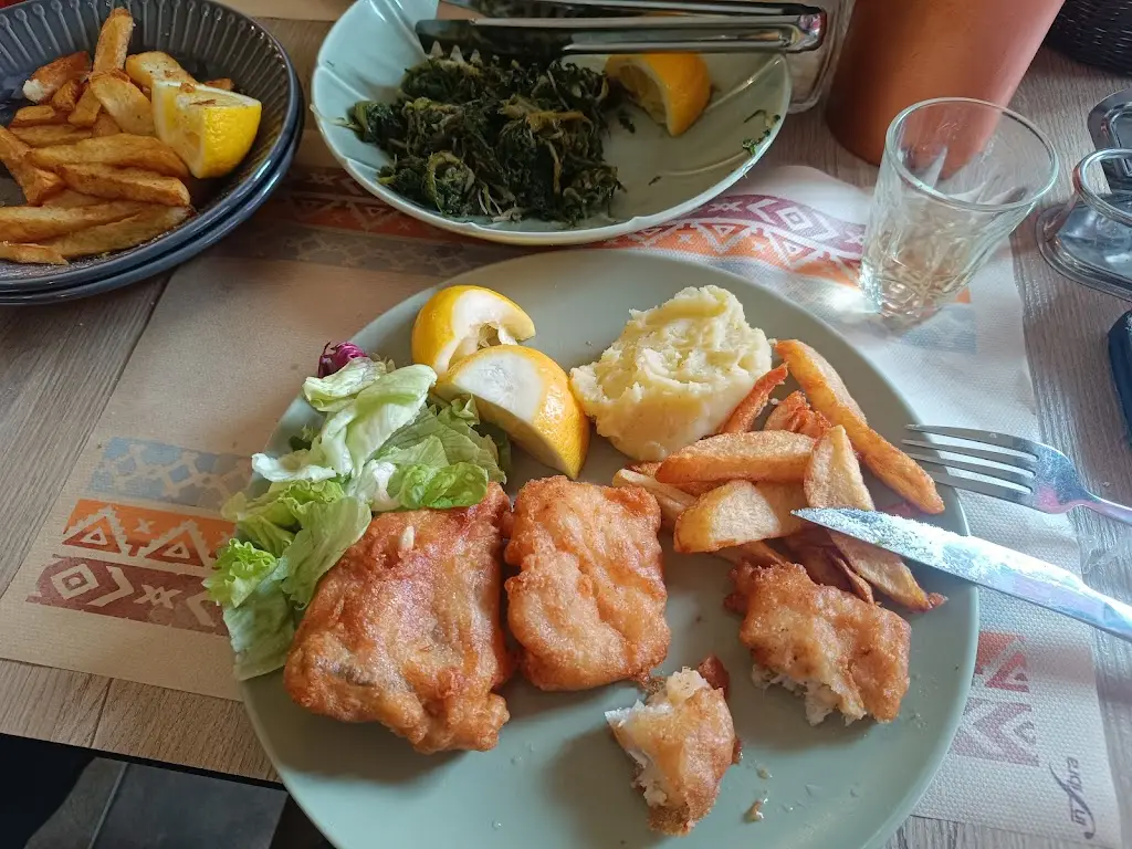 Λίνα Σιούγκα_Μεζέ & Σούβλες_Lagkadás_Bewertung