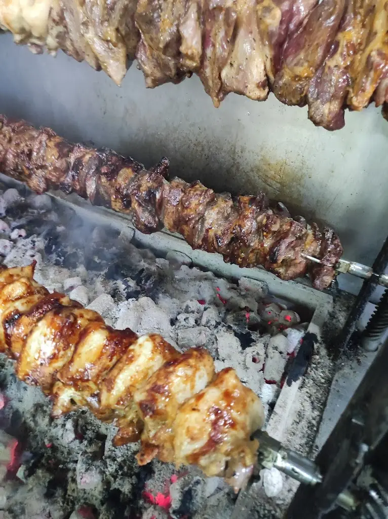 Μεζέ & Σούβλες_Lagkadás_slider_image_3