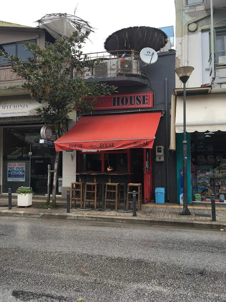 Ευθύμης Καραπιπέρης_Sandwich HOUSE_Lagkadás_Bewertung