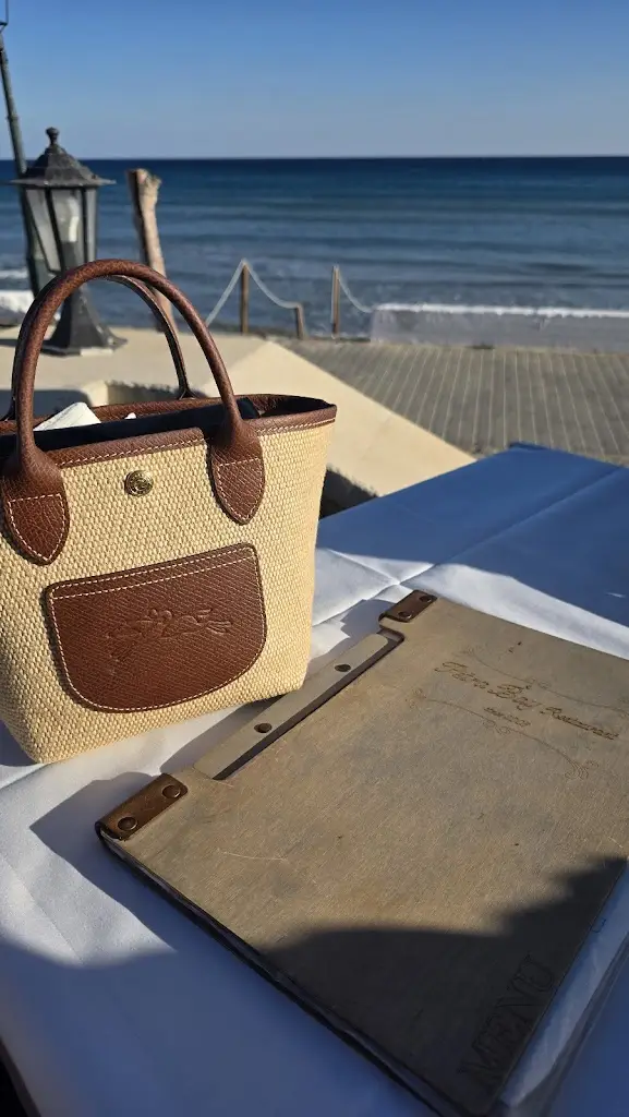 Melissa Denise_Petra Bay_Makrýgialos_Bewertung