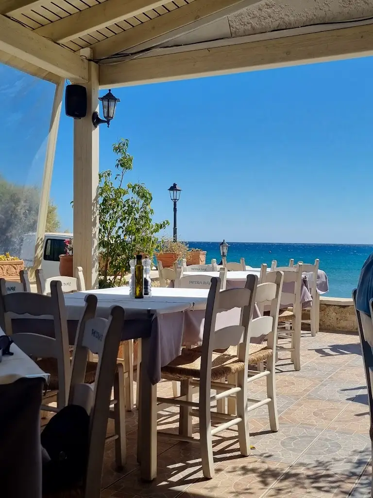 Petra Bay_Makrýgialos_slider_image_2