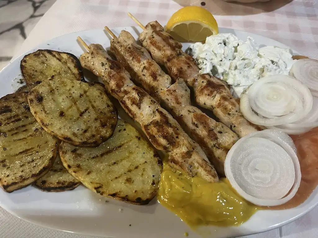 Jonas Eckhardt_makrygialos restaurant_Makrýgialos_Bewertung