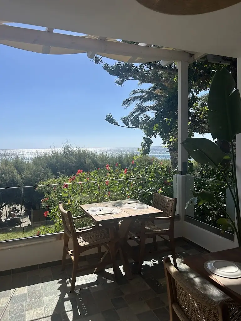 Kima Restaurant_Makrýgialos_slider_image_3