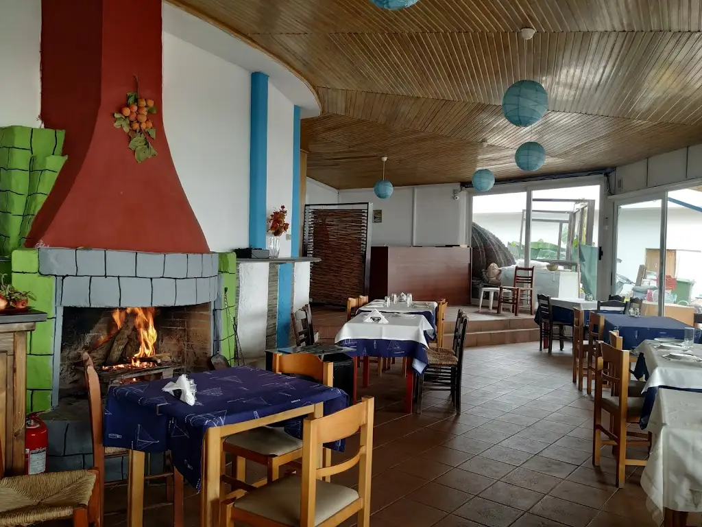 Oasis Restaurant in Makrýgialos