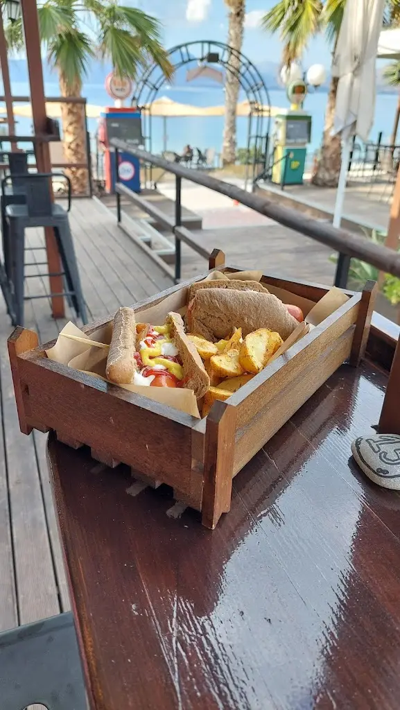 Le Prince Beach Bar_Áyioi Apóstoloi_slider_image_3