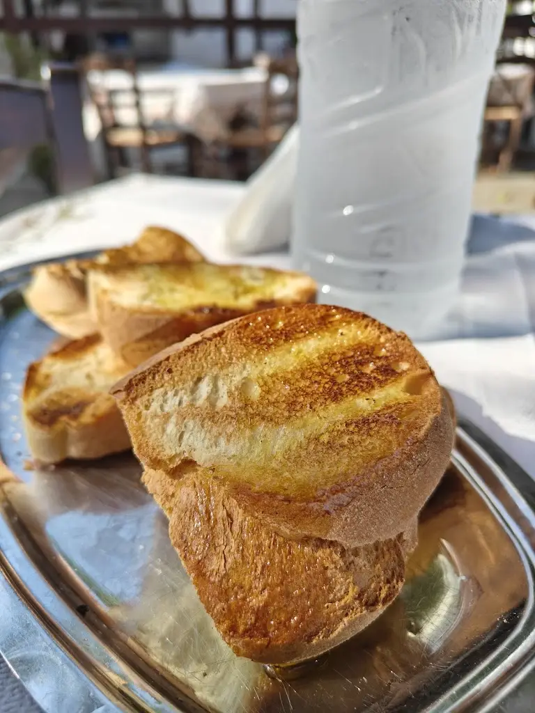 Sam Cartwright_Kyra Matoula_Mavrovoúni_Bewertung