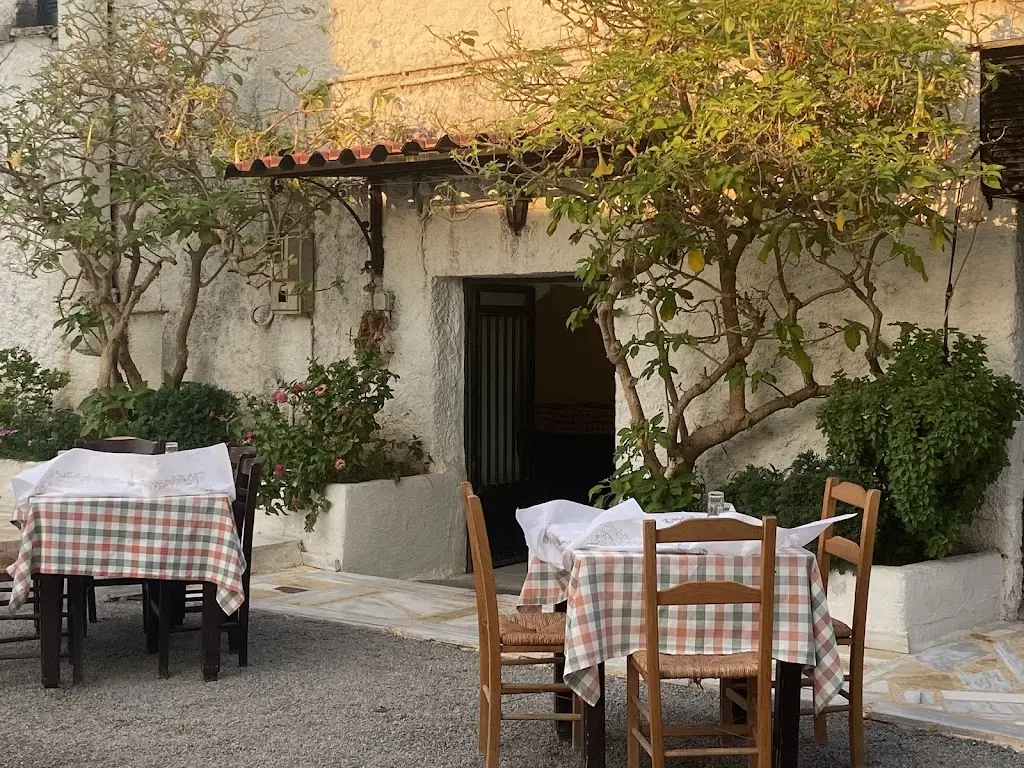 Kyra Matoula_Mavrovoúni_slider_image_1