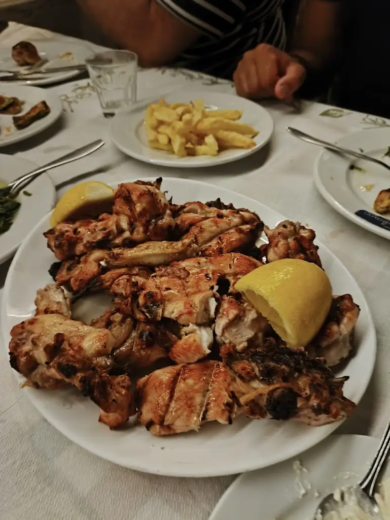 Kyra Matoula_Mavrovoúni_slider_image_2