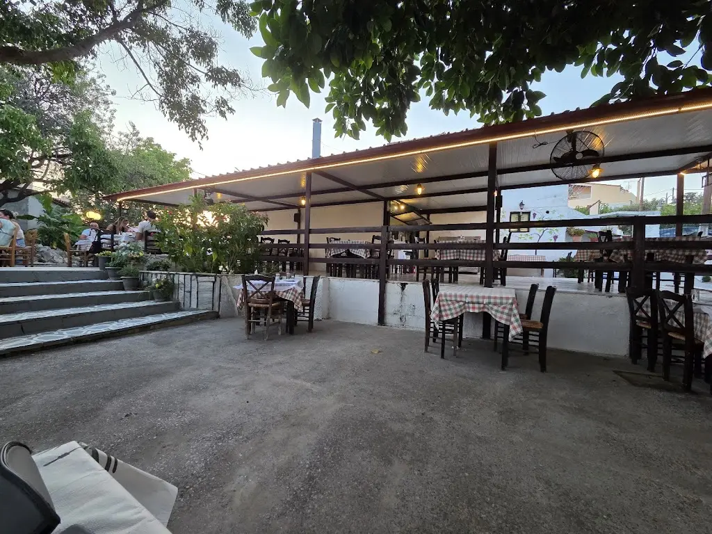 Kyra Matoula_Mavrovoúni_slider_image_3