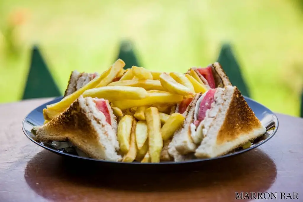 Menü_MARRON BAR_Mavrothálassa_Bild_1