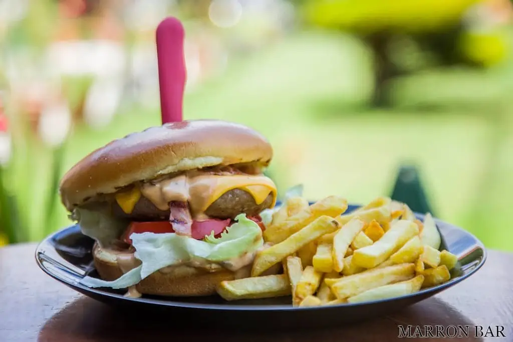 Menü_MARRON BAR_Mavrothálassa_Bild_2