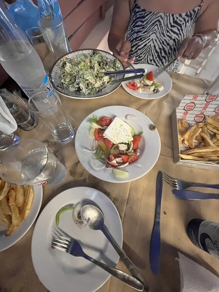 othmane belfqih_Nicolas Grill_Áyioi Apóstoloi_review