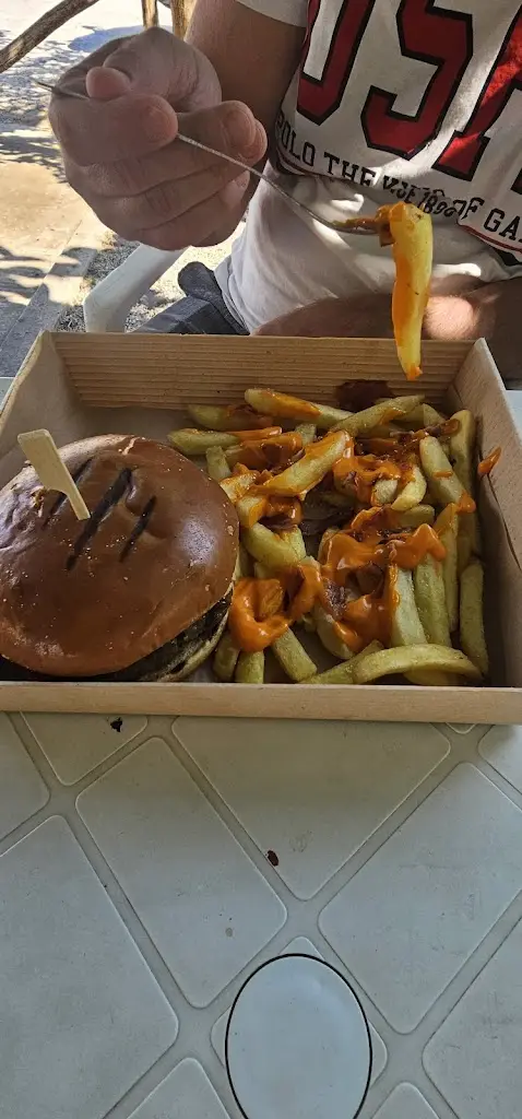 Καντίνα Τσόρος_Mavrothálassa_slider_image_1