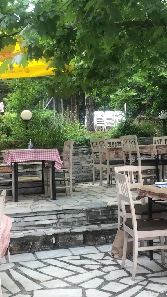 Ταβέρνα το Μικρό Σούλι_Mavrothálassa_slider_image_2