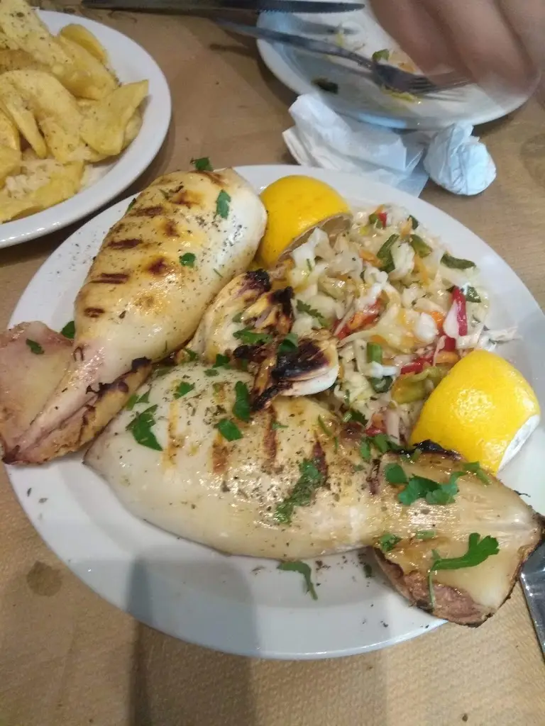 ilias metallinos_ΤΟ ΕΥΘΥΜΟΝ ΜΕΖΕΔΑΚΙ_Meneméni_Bewertung