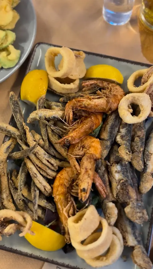 Local Explorer_Berlin_Meneméni_review