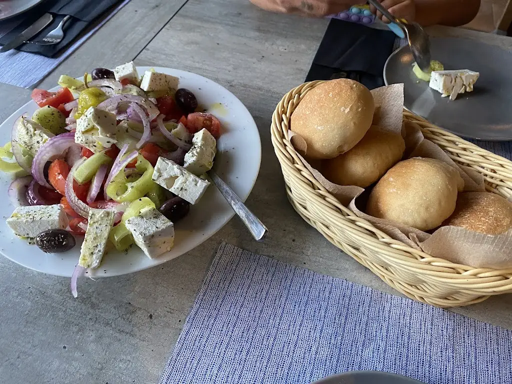 Pentola eatery bar Restaurant in Mikró Monastíri