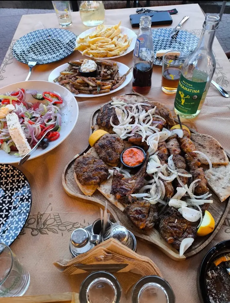 Ας πιούμε σ'αυτό_Mikró Monastíri_slider_image_2