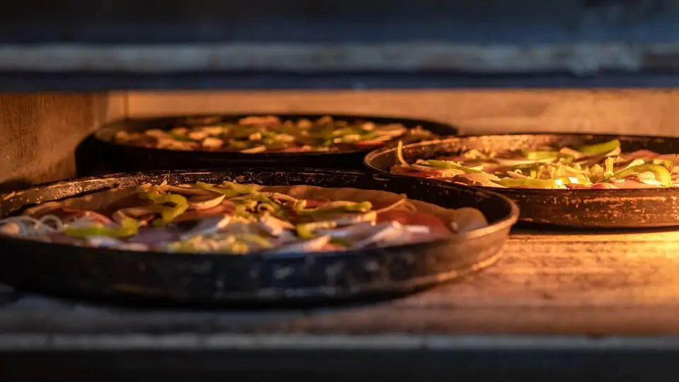 Menü_Pizza la piazza_Mikró Monastíri_Bild_1