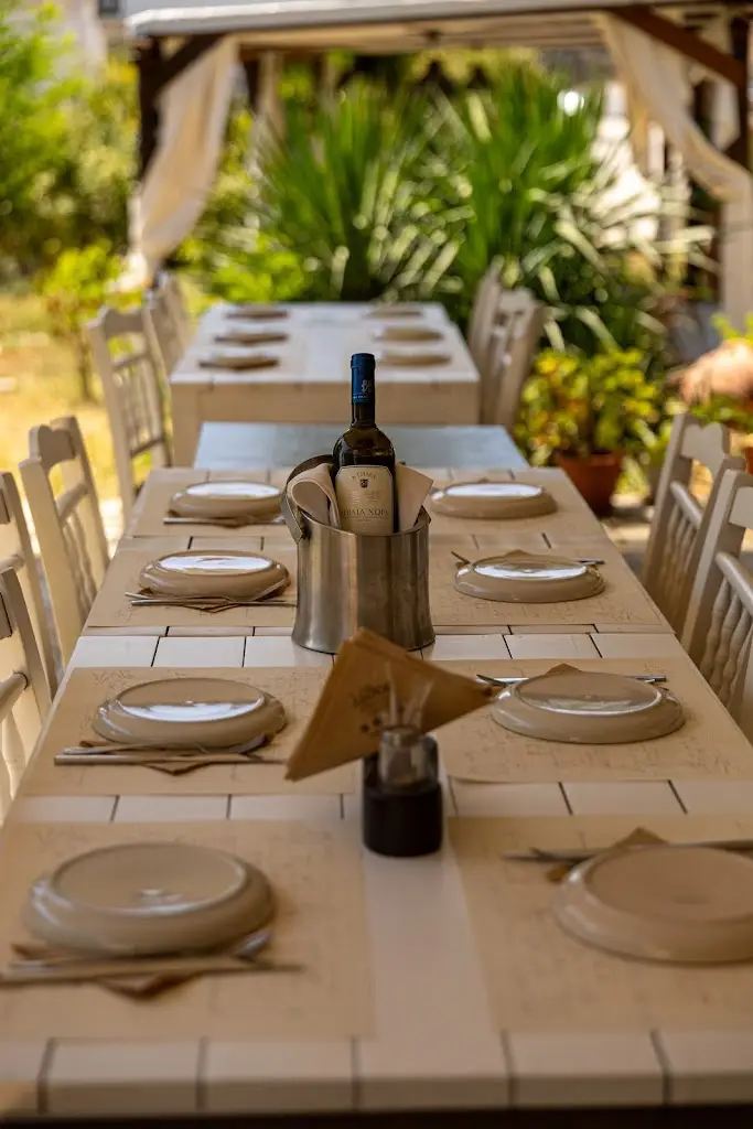 Εστιατόριο Λίθος Restaurant in Melissochóri