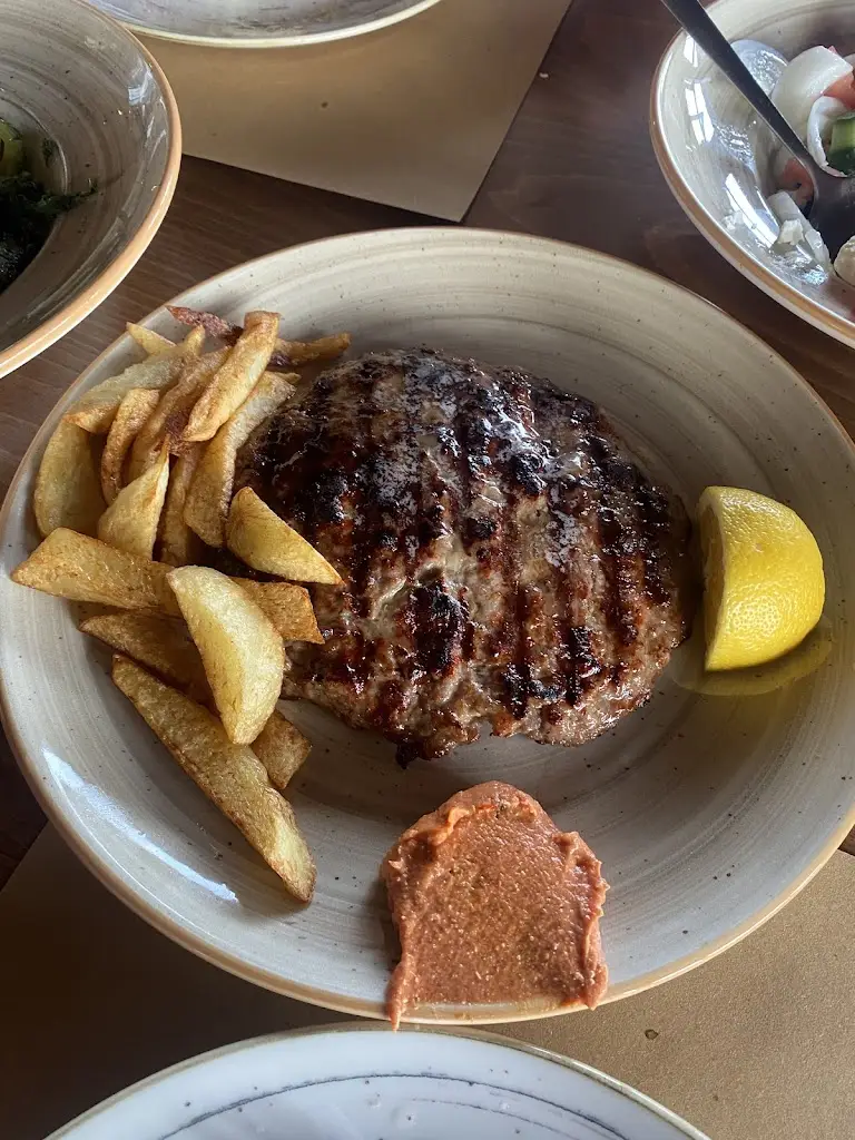 Anna Karouta_Ταβέρνα Χαρίσης_Melissochóri_recensione