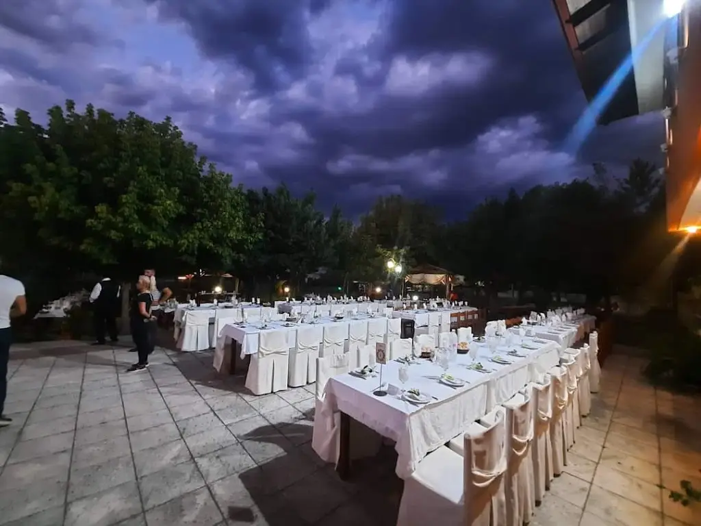 Ταβέρνα “Αρχοντικό” (Κέντρο Δεξιώσεων) Restaurant in Melíki