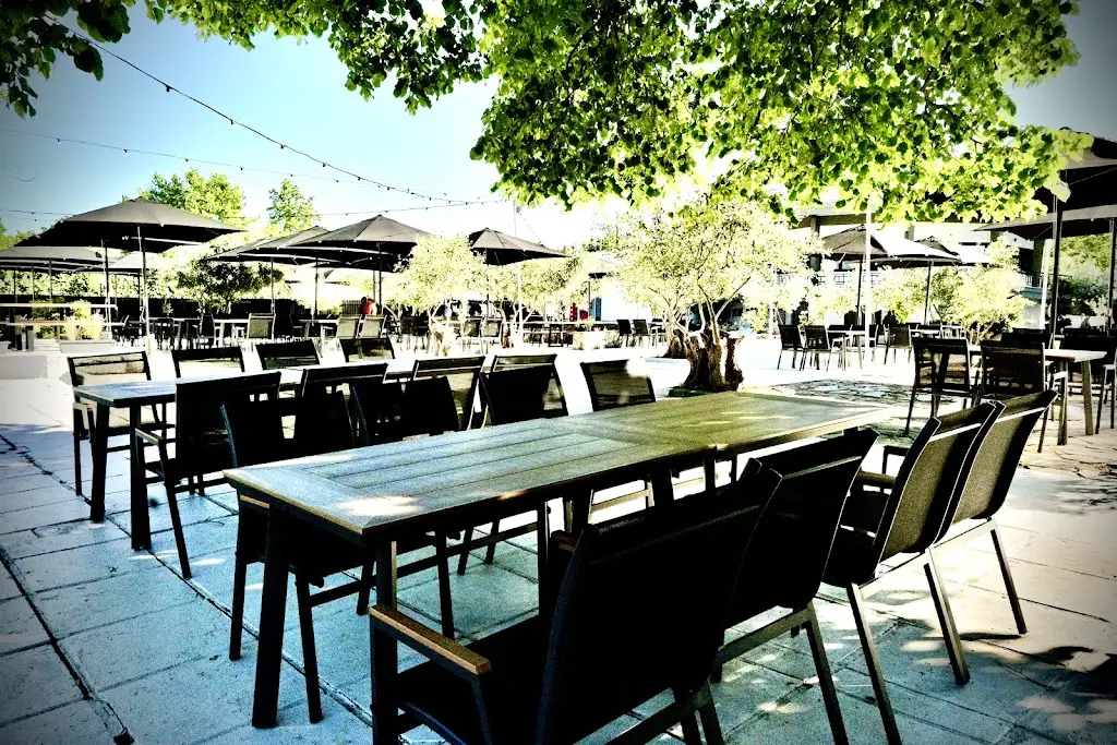 Remvi Veria Steak House_Melíki_slider_image_1