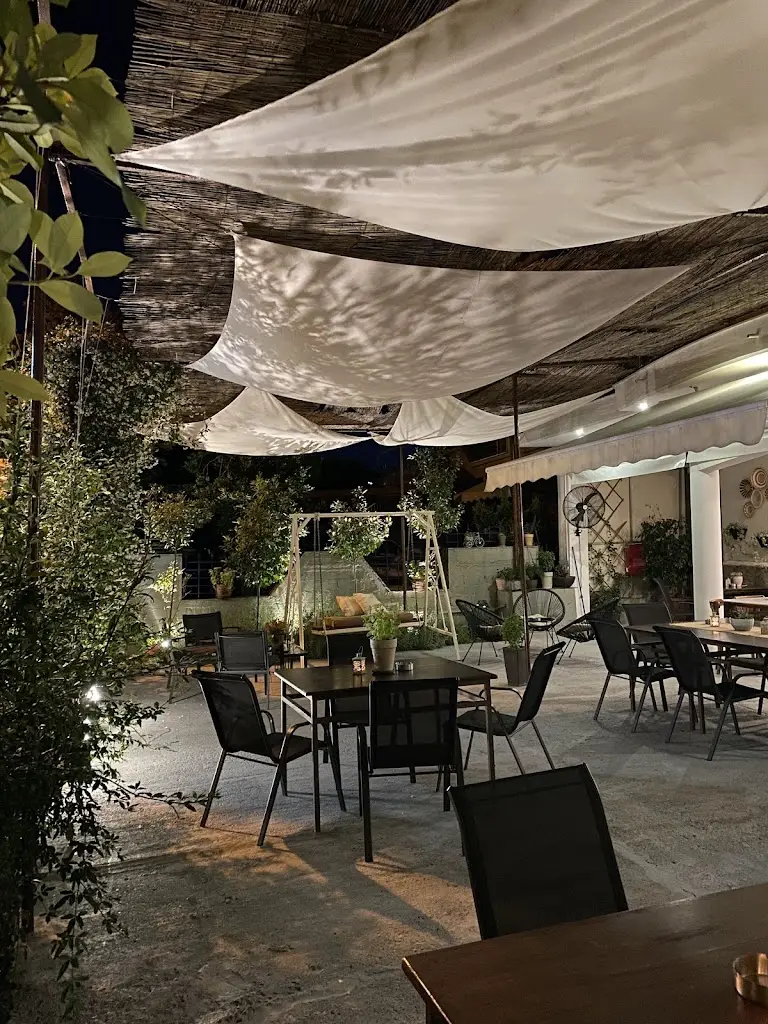ΗΑυλήΤουΚώστα Restaurant in Melíki