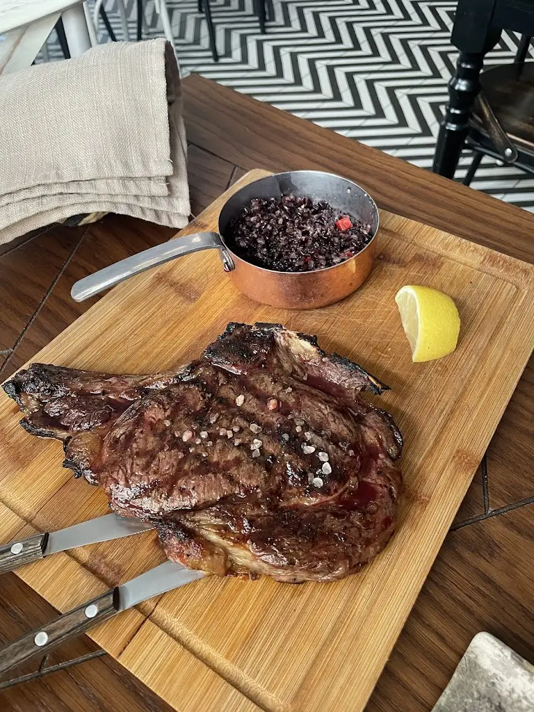 Elena Volovyk_Black Sheep_Melíki_review