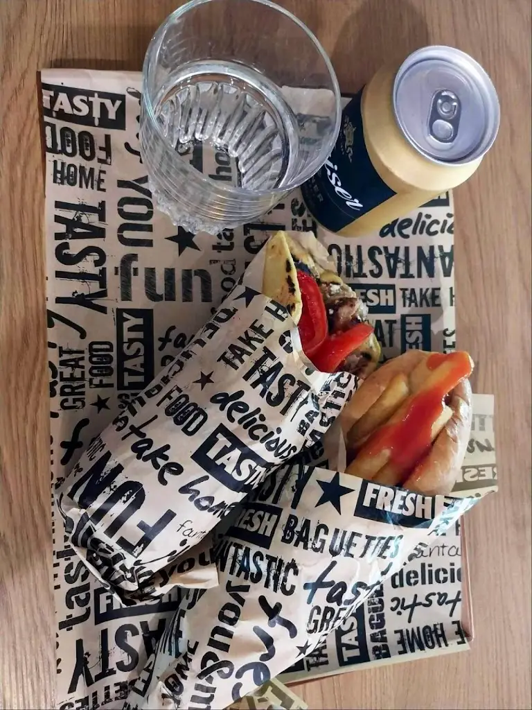 Kseniia Hlushkova_To Stavrodromi_Néa Éfesos_Bewertung