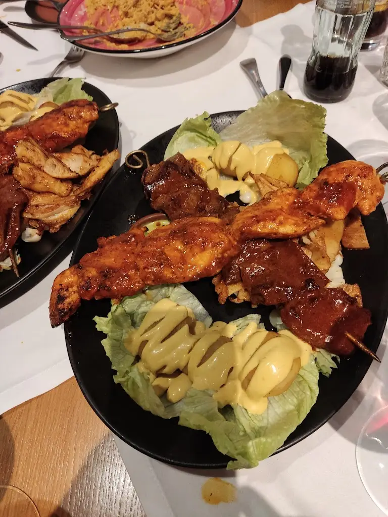 Ryan Geil_Yemeni Wine Restaurant_Náousa_Bewertung