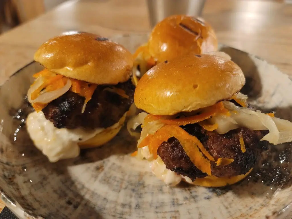 Alex Stecyk_Marmitta_Náousa_review