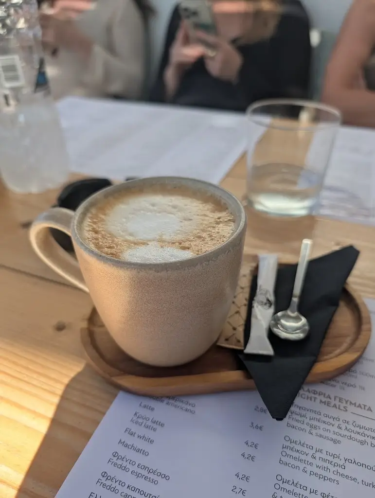 Nin G_Piperaki Paros_Náousa_Bewertung