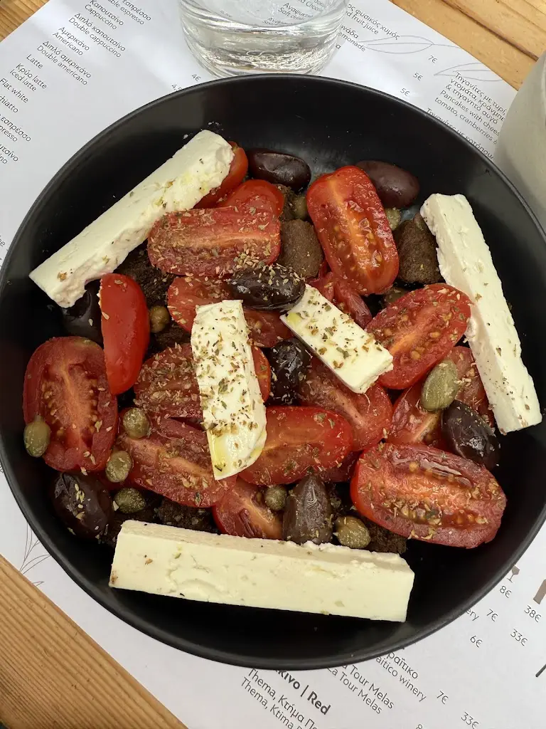 jennifer clapp_Piperaki Paros_Náousa_Bewertung