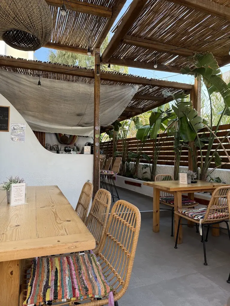 Piperaki Paros_Náousa_slider_image_3