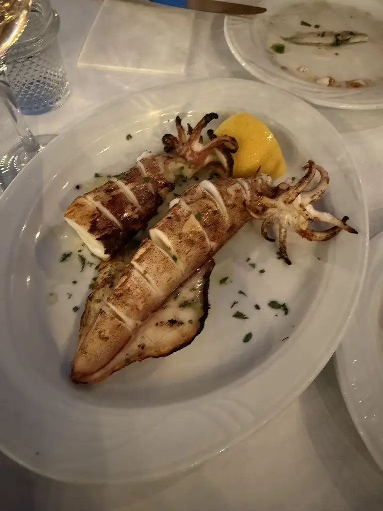 Tom Botting_Ouzeri ton Nautikon Tsachpinis_Náousa_Bewertung