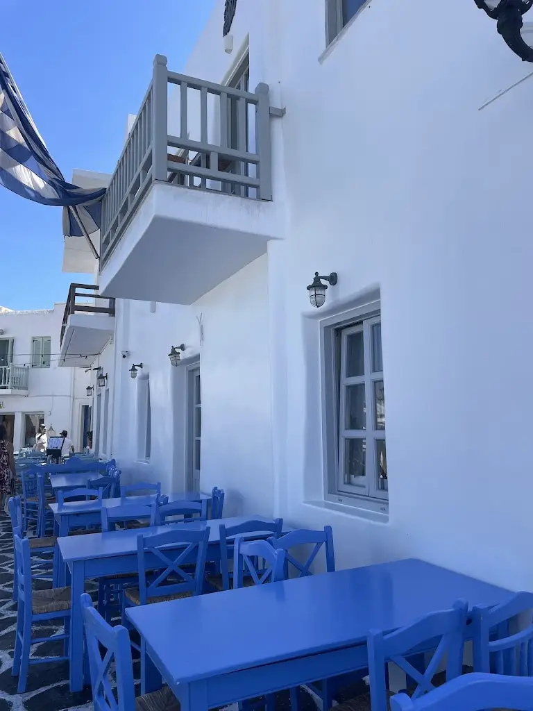 Ouzeri ton Nautikon Tsachpinis_Náousa_slider_image_3