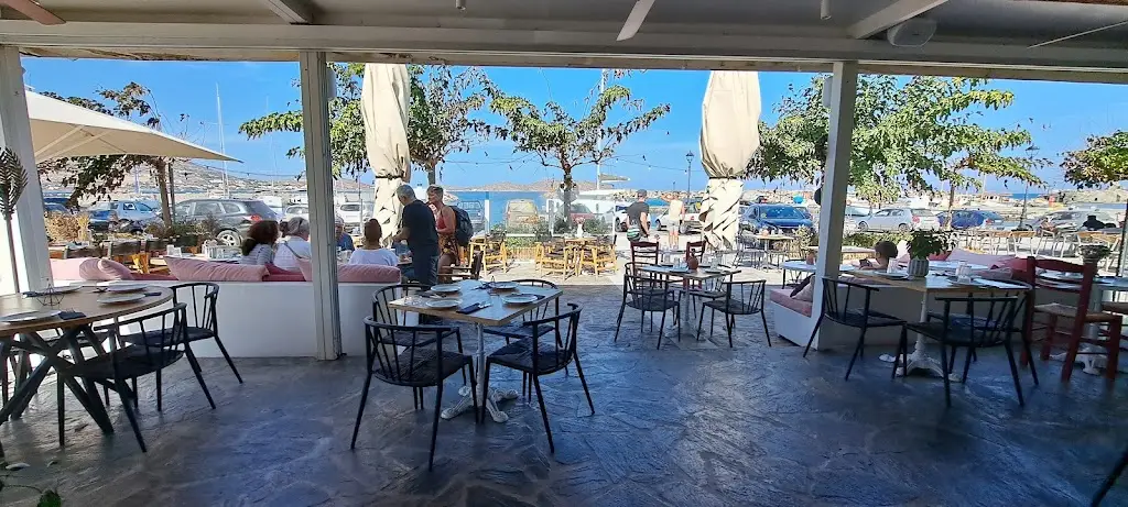 Mediterraneo Restaurant in Náousa