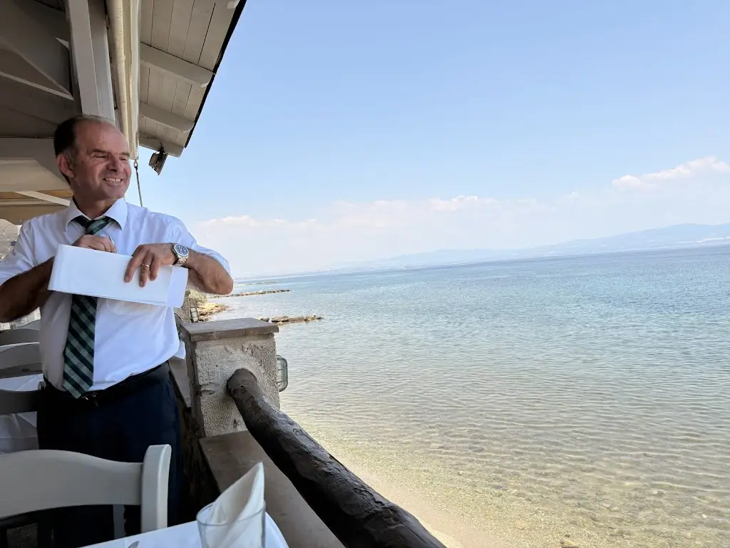 mary angelou_Ta Kymata Fish Restaurant_Néa Fókaia_review