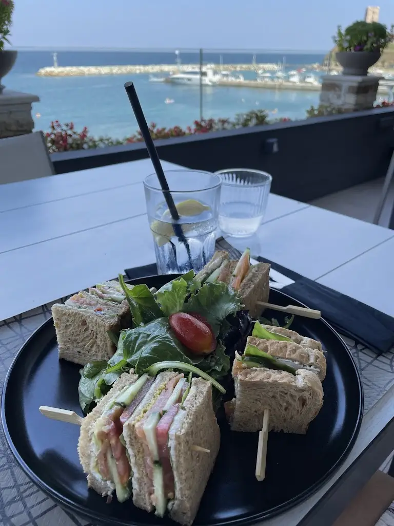 Menü_Ikonio Bar_Néa Fókaia_Bild_4