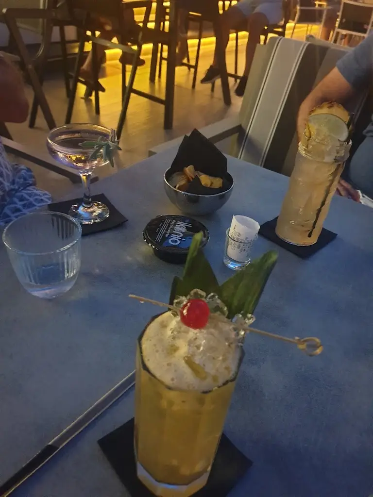 Svetlana Dicheva_Ikonio Bar_Néa Fókaia_Bewertung