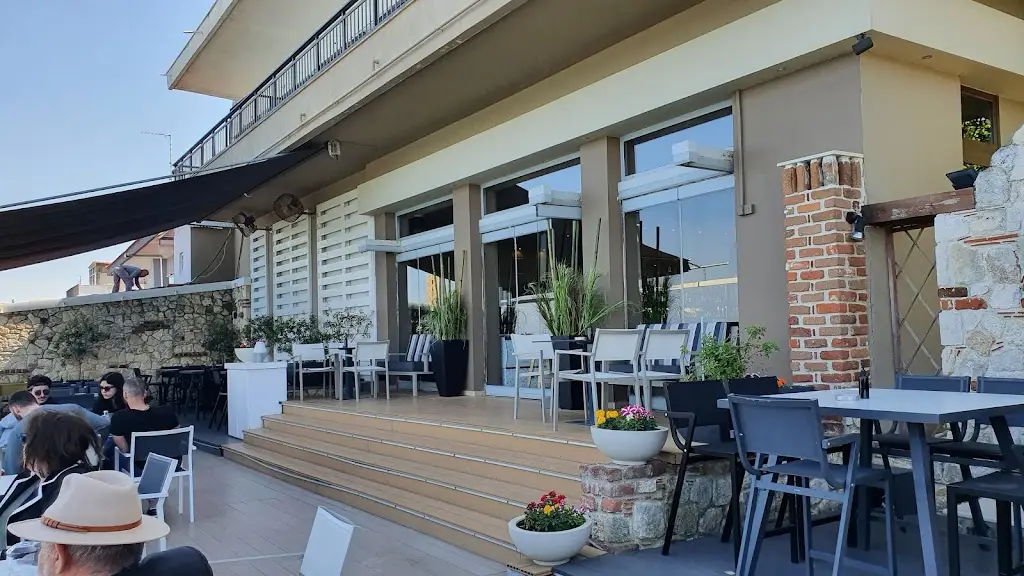 Ikonio Bar Restaurant in Néa Fókaia