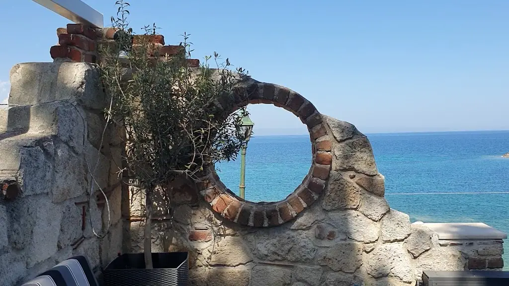 Ikonio Bar_Néa Fókaia_slider_image_2